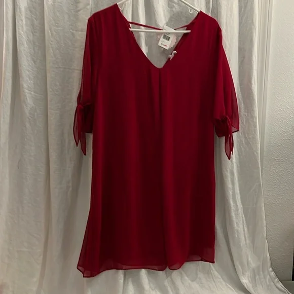 Women's Soprano Jules Split Sleeve Shift Dress, Size Large - Red